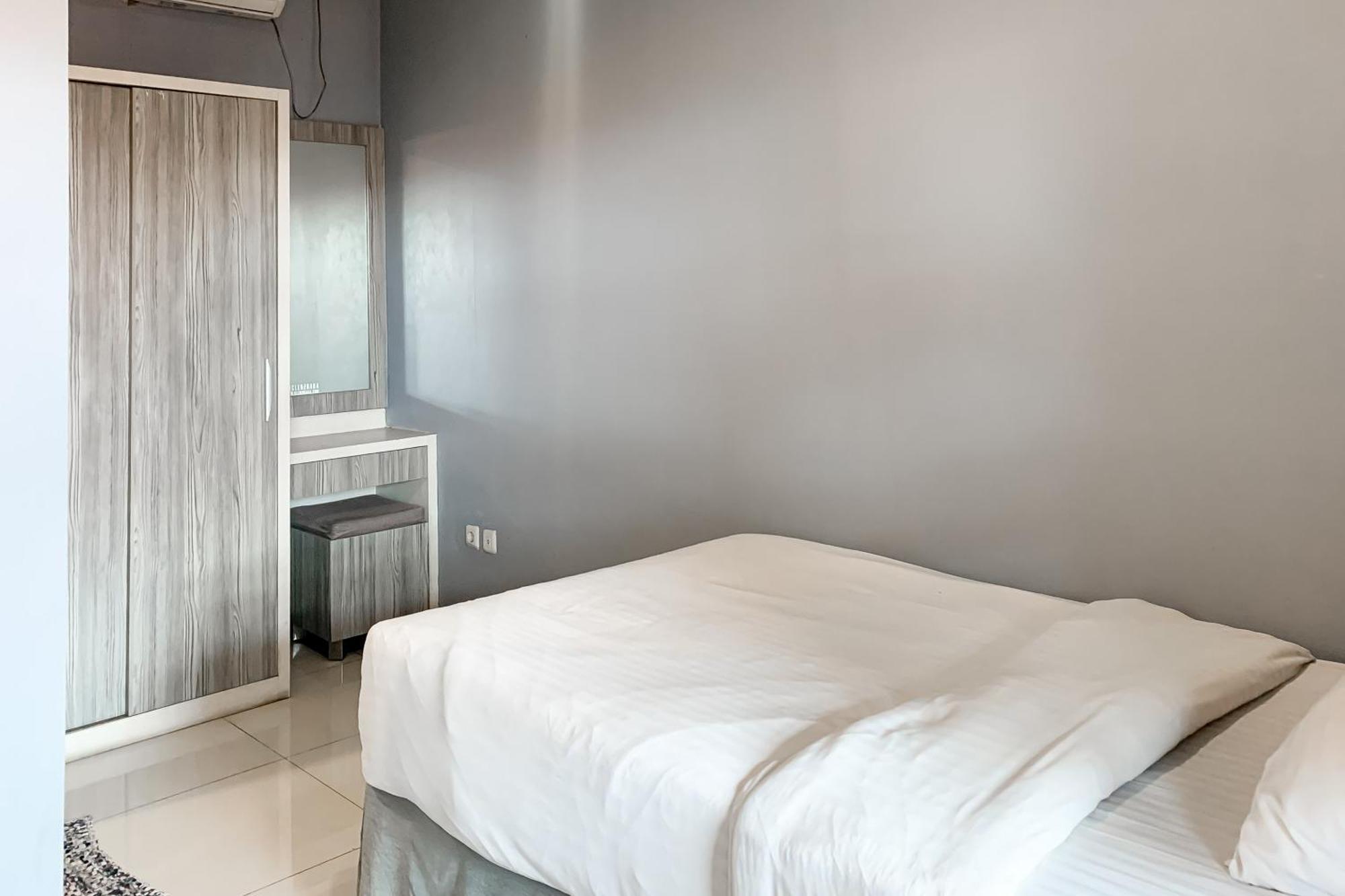 Karins Guesthouse Syariah Redpartner Бандунг Экстерьер фото
