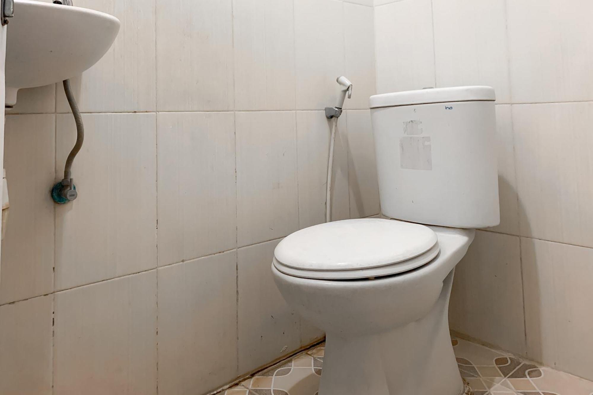 Karins Guesthouse Syariah Redpartner Бандунг Экстерьер фото