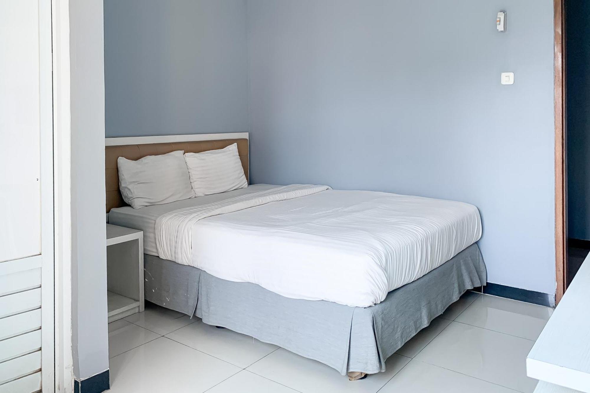 Karins Guesthouse Syariah Redpartner Бандунг Экстерьер фото
