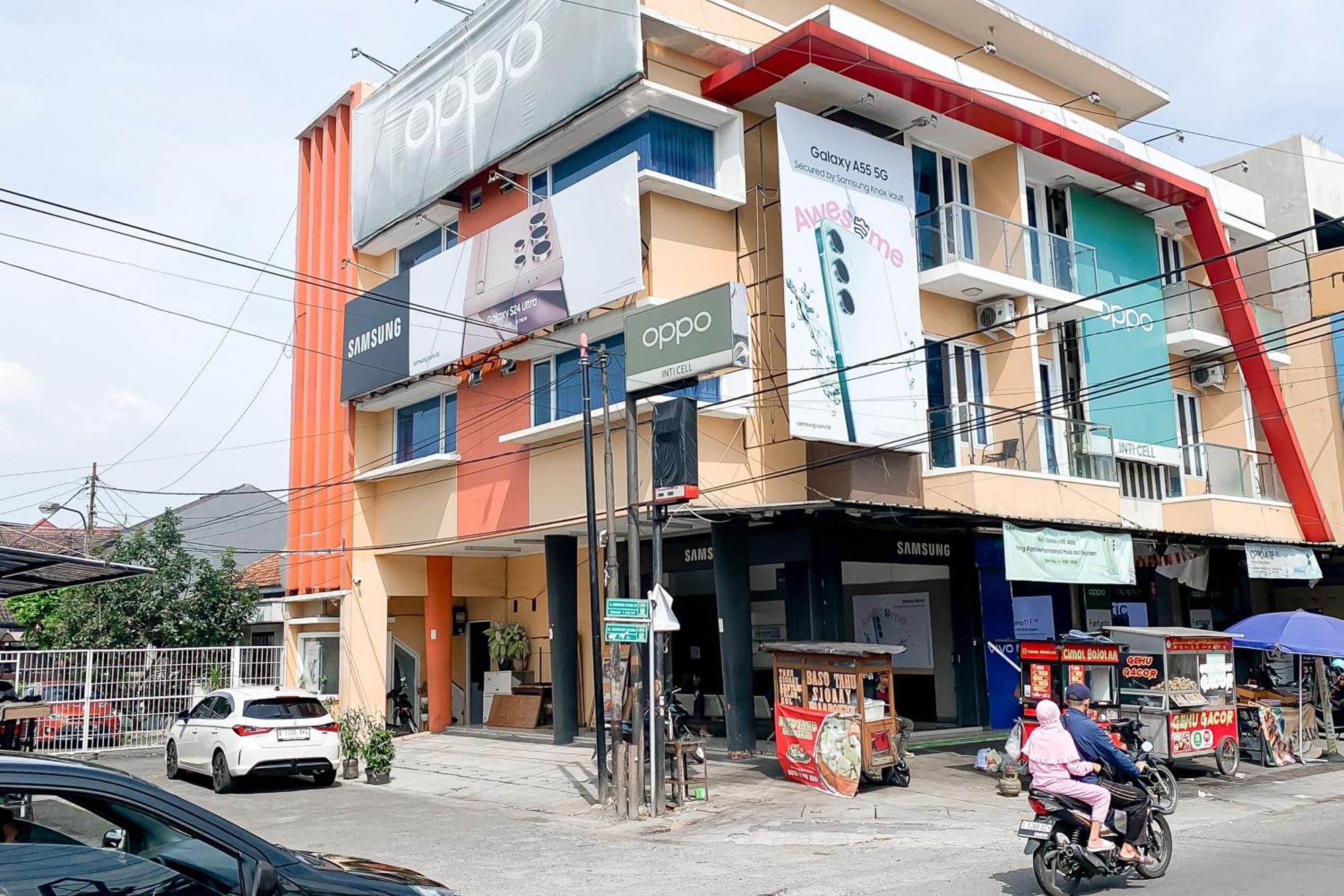 Karins Guesthouse Syariah Redpartner Бандунг Экстерьер фото